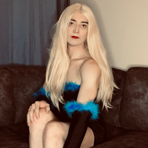 Meet your Posher, Anastasia - Picture 1 of 1